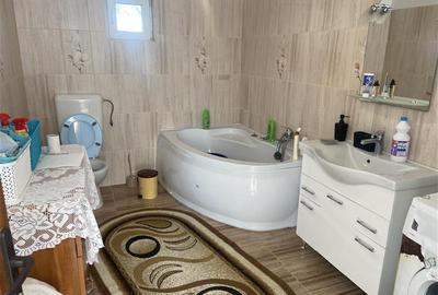 Casa de vanzare in sat Tataranu cu suprafata de 118 mp , teren 1287 mp, construc - 9