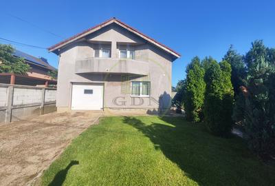 Casă individuală cu 4 camere în Malu Mare