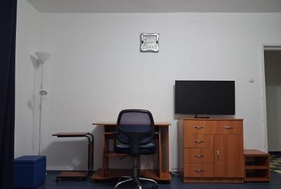 Piata Muncii-Alba iulia  Garsoniera 40 mp,mobilata modern,utilata,bloc mixt 350€ - 4