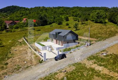 Casă individuală cu 5 camere în Cisnădioara