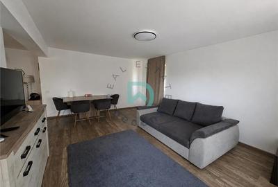 Apartament cu 2 camere decomandat în Tractorul
