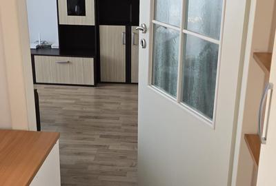 Apartament cu 2 camere decomandat în Arcul de Triumf