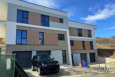 Duplex semifinisat 4 camere, 2 garaje,161 mp,teren liber 280 mp, Tauti - 1