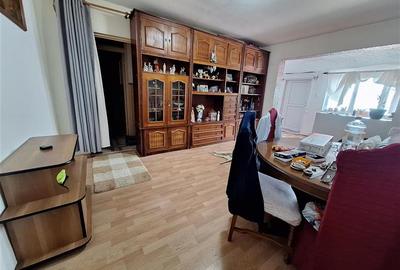 Apartament  2 camere semidecomandat , zona Milcov - 10