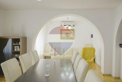 Casă de inchiriat Girov - 2