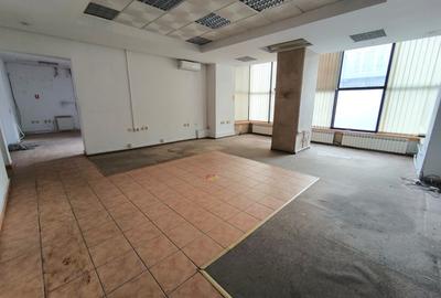 CENTRU - Bdul Tomis spatiu comercial cu vitrina stradala! - 3