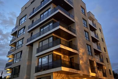 Apartament cu 3 camere semidecomandat în Ștefan cel Mare