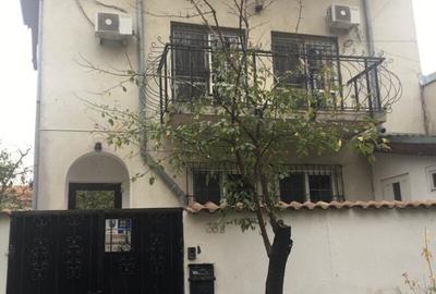 Casă individuală cu 6 camere în Cotroceni