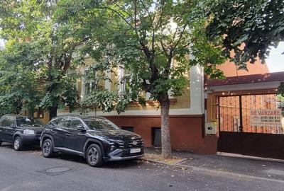 Casa in zona centrala parter si subsol cu acces auto - 1