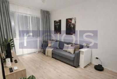 Apartament cu 3 camere, mobilat în Regie