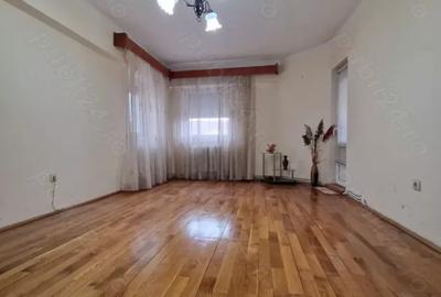 DE VANZARE I APARTAMENT 3 CAMERE I DECOMANDAT I ETAJ 1 I CENTRU I 73 MP I - 1