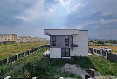 Vila moderna de 4 camere zona Sanpetru - 23