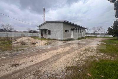 Spațiu industrial, de 186.00 mp, în Coșoveni