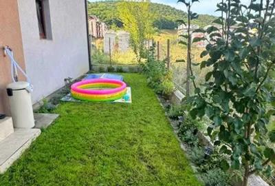 Apartament de vanzare 2 camere 51mp gradina 40 mp zona : Sub cetate Poligon - 7