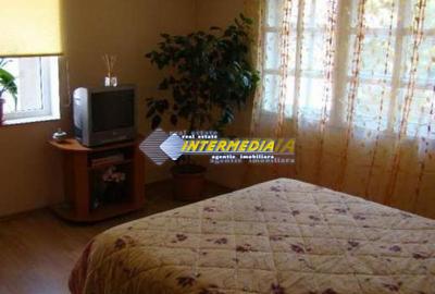 Casă individuală cu 7 camere în Cetate