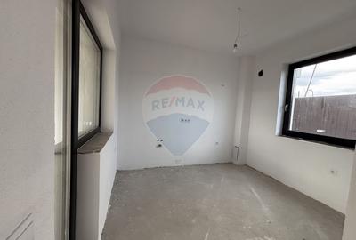 Casă / Vilă cu 4 camere de vânzare - 6