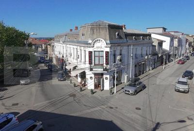 Casă individuală cu 23 camere în Central