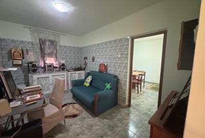 Vând casă parter - 10