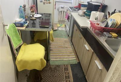 Apartament 3 camere in Focsani , zona centrala Scoala 10 - Sala Polivalenta , de - 5