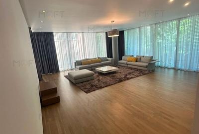 Apartament cu 5 camere decomandat, mobilat în Primăverii