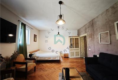 Apartament cu 2 camere decomandat în Centrul Istoric