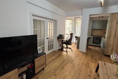 Apartament cu 2 camere semidecomandat, mobilat în Universitate