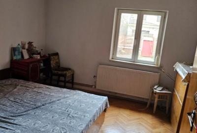 Casă + teren 261 mp, Sector 4 – locuibilă acum sau ideală de construit - 4