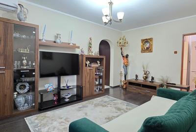 EXCLUSIV - OCAZIE ! FAR 4 CAMERE 75 MP. RENOVAT COMPLET GAZE 109.000 E - 2