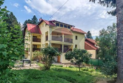 Casă individuală cu 14 camere în Cioplea