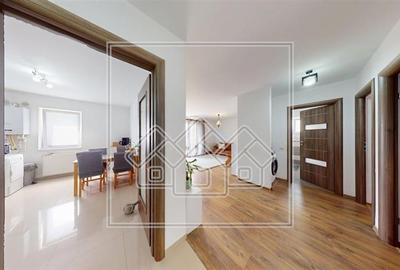 Ap. 3 camere, terasa de 12 mp, decomandat, 74 mp utili, pret bun - 20