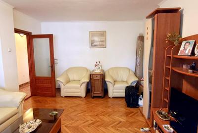 Apartament cu 3 camere decomandat în Gara