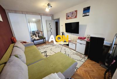 Apartament cu 3 camere decomandat în Cetate