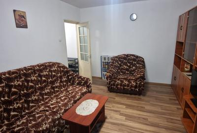 Se vinde zona Ofelia apartament din beton ,conf 2 ,etaj4/4 ,an 1976 ,pret 42000. - 4