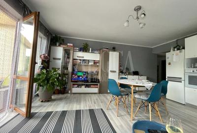 Apartament cu 3 camere semidecomandat în Florești