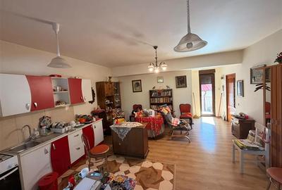 Apartament cu 2 camere semidecomandat, mobilat în Moșilor