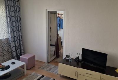 Apartament cu 2 camere semidecomandat în Casa de Cultură