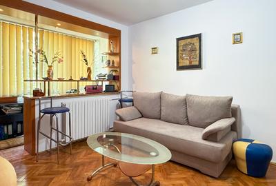 Tomis II – 2 camere, etaj 1/4, zonă centrală cu spații verzi, renovat | tur360 - 1