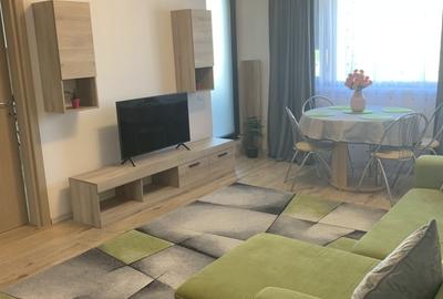 Apartament cu 3 camere semidecomandat în Băneasa