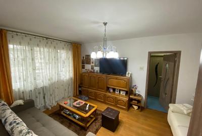 Apartament cu 2 camere semidecomandat, mobilat în Tătărași