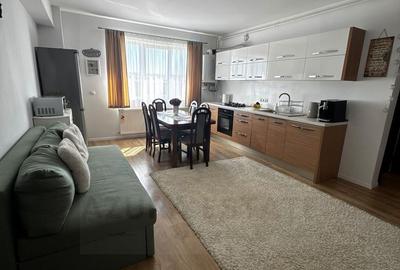 Apartament cu 3 camere decomandat, mobilat în Turnișor