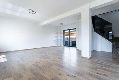 Duplex FINISAT, arhitectura moderna, 400mp teren,comision 0 - 5