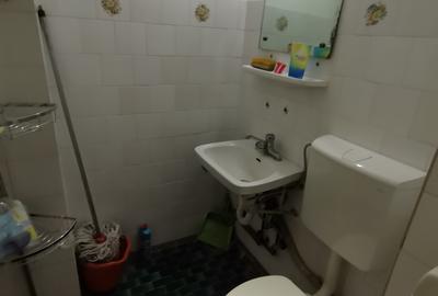 INCHIRIEZ apartament 3 camere decomandat, zona Ciresica - 11