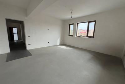 Apartament cu 3 camere decomandat în Dacia