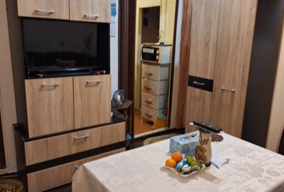 Piata Libertatii,ap 2 camere,semidecomandat, s-55 mp, parter/2, p-130.000 euro - 9