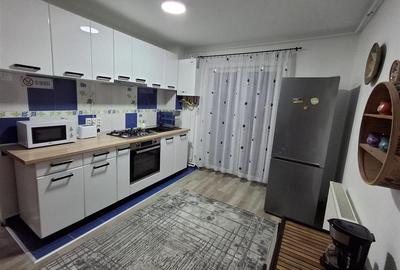 Apartament 3 camere decomandat balcon pivnita zona Vasile Aaron - 4