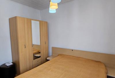 Inchiriez apartament de 3 camere ,situat in cartierul Hipodrom 4- Aleea Streiu - 6