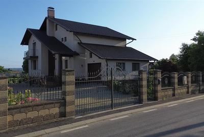 Casă individuală cu 6 camere în Ițcani