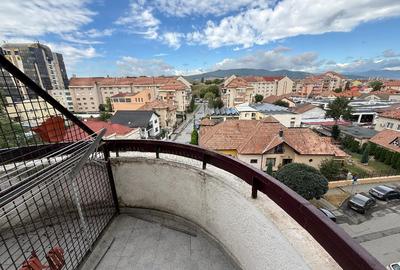 De inchiriat Apartament 3 camere cu scara interioara, zona Centru. - 19