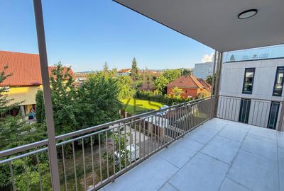 Apartament cu 3 camere semidecomandat în Central
