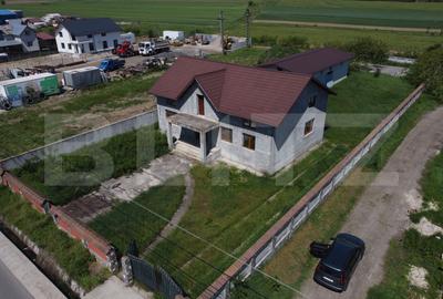 Casă individuală cu 5 camere în Lazuri